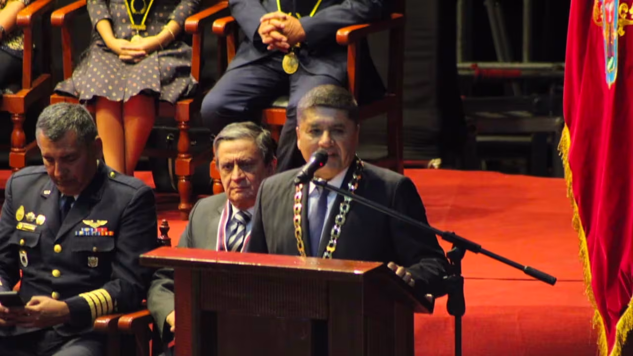 Alcalde de Arequipa pide S 1.000 millones al Ejecutivo
