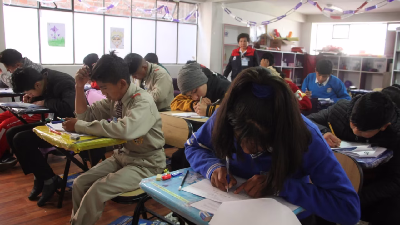 Dos estudiantes de Lampa representarán a Puno en ONEM 2025