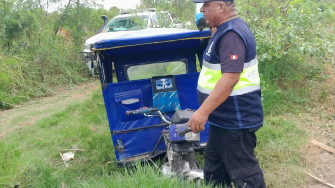 Huancavelica-Motocar-cae-a-un-abismo-de-150-metros-mujer-muere-y-varón-quedó-herido