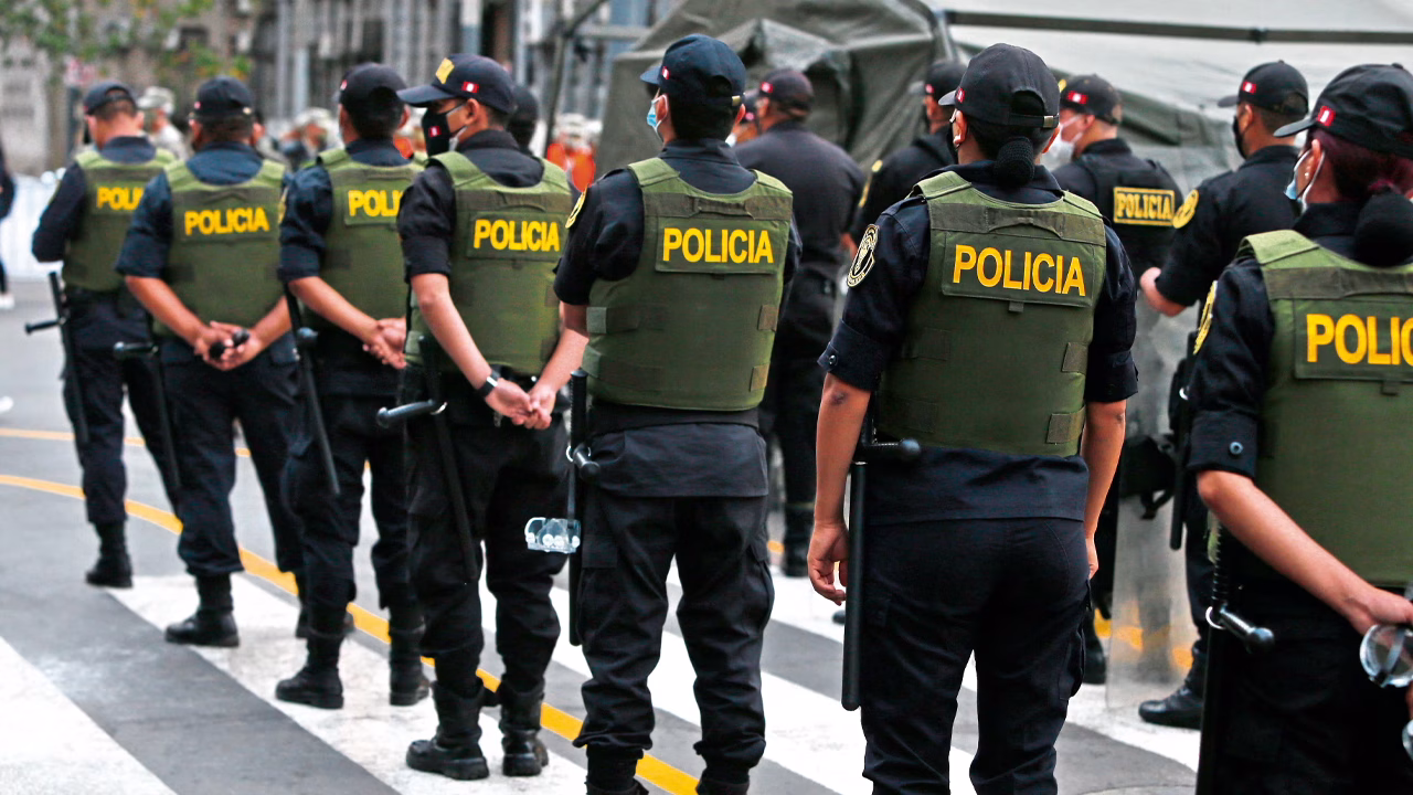 Más de 900 policías detenidos y 532 dados de baja en lo que va del 2025